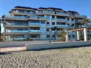 Beach Front Apartment marina Del Castillo